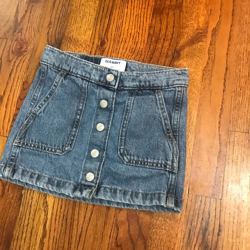 Old Navy Blue Jean Denim Skirt Girls 4 / 5 XS Extra Small Snap Close Pockets